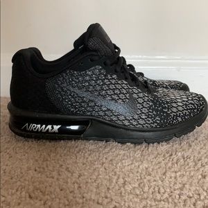 Black nike airmax